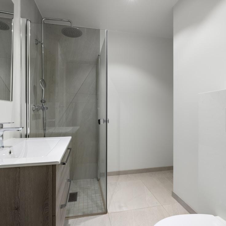 Refined bathroom layout